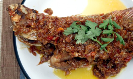 Fried Fish with Chili Sauce